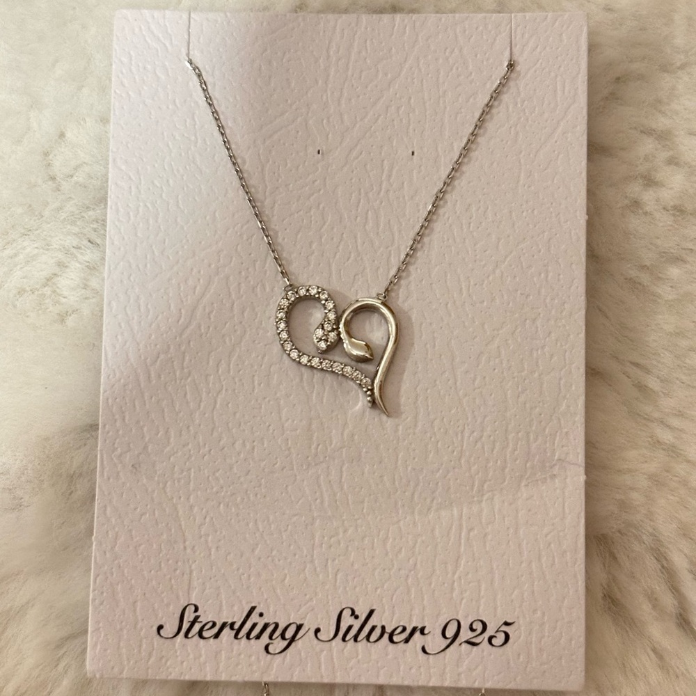Sterling Silver 925 Heart Design half Dimond half plain infinity design 23 cm!